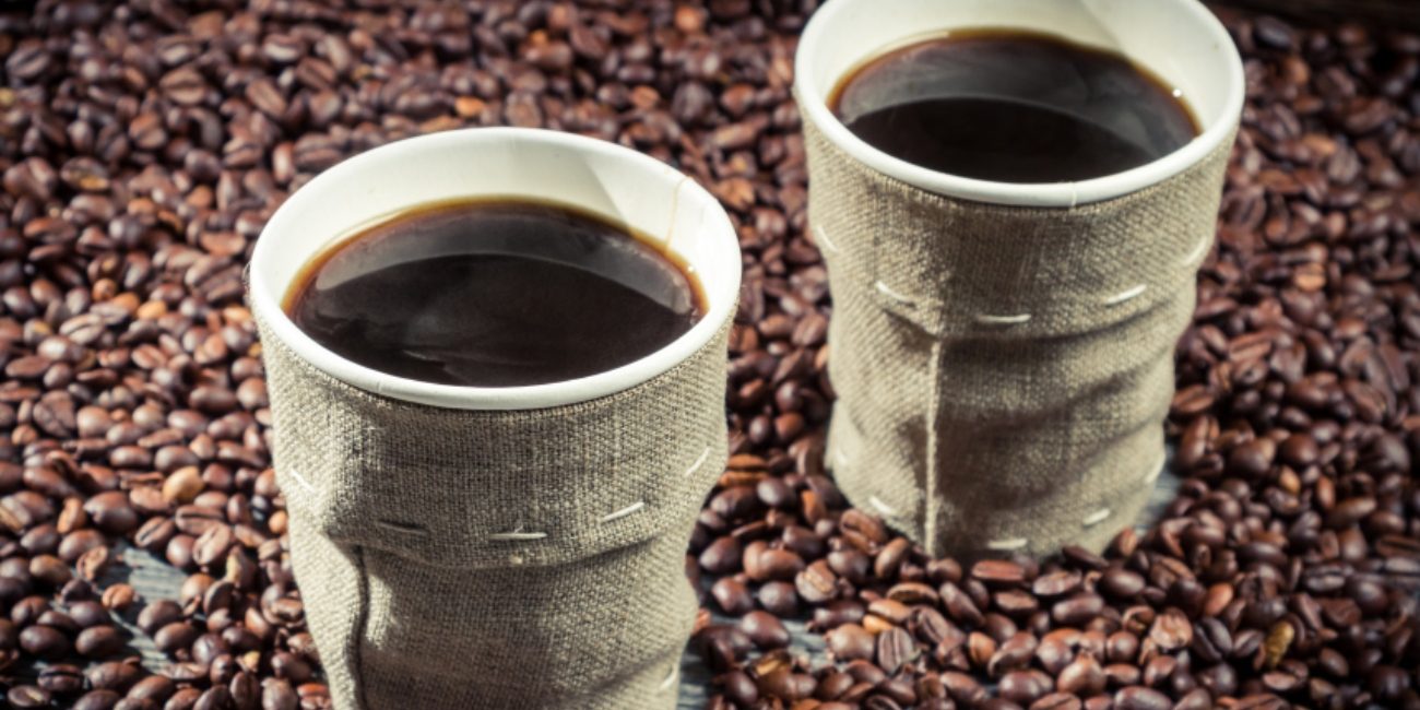 سكراب الجسم بالقهوة: نتائج مدهشة لبشرة صيفية ناعمة