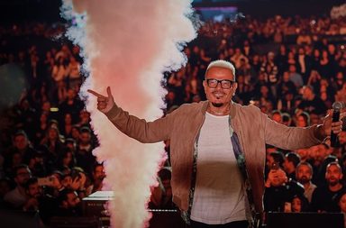 أزمة عمرو دياب تتصاعد بعد حادثة "الصفعة" مع الشاب