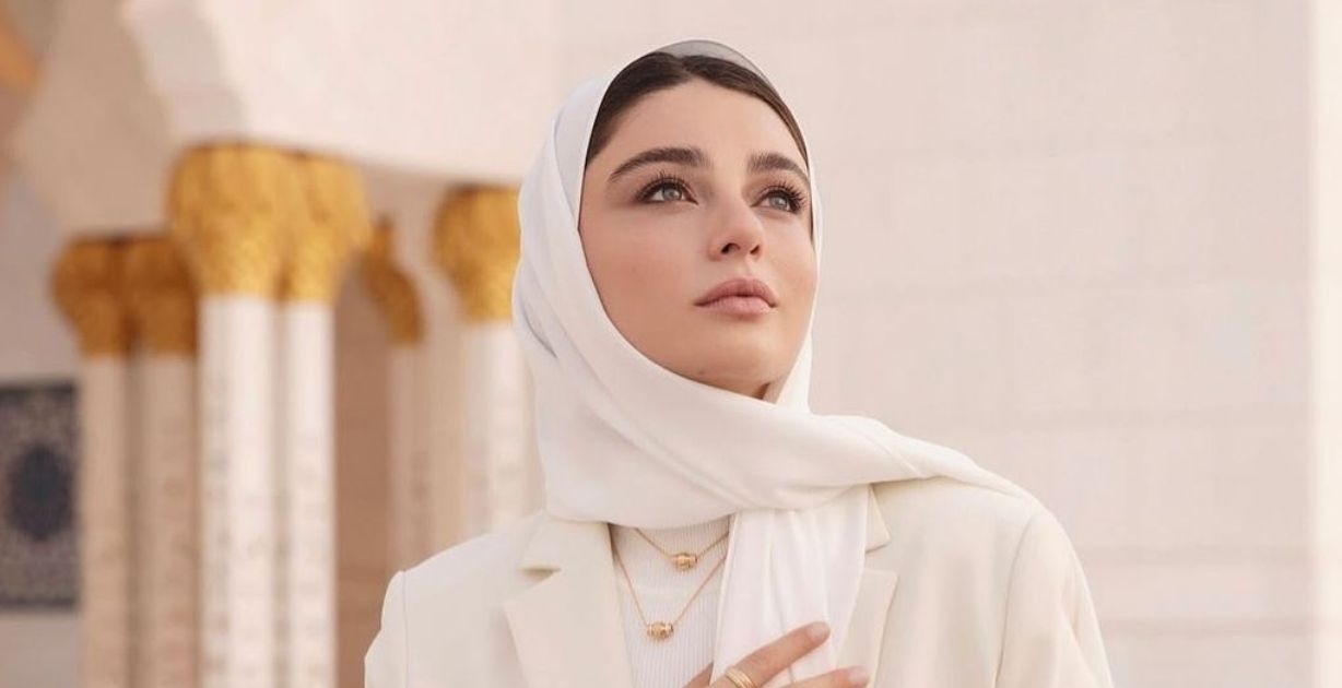 أيتشا توران تزور مسجد الشيخ زايد في أبوظبي
