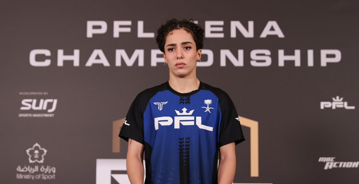 البطلة السعودية هتان السيف تحقق فوزًا ساحقًا وتهزم منافستها ليليا عثماني في PFL
