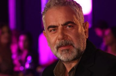 بطل "المتوحش Yabani" يحتفل بعيد ميلاده مع نجوم تركيا