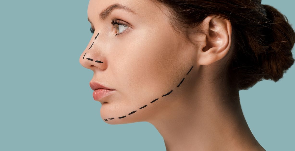 إليكِ أنواع عملية تجميل الوجه الجراحية وغير الجراحية!