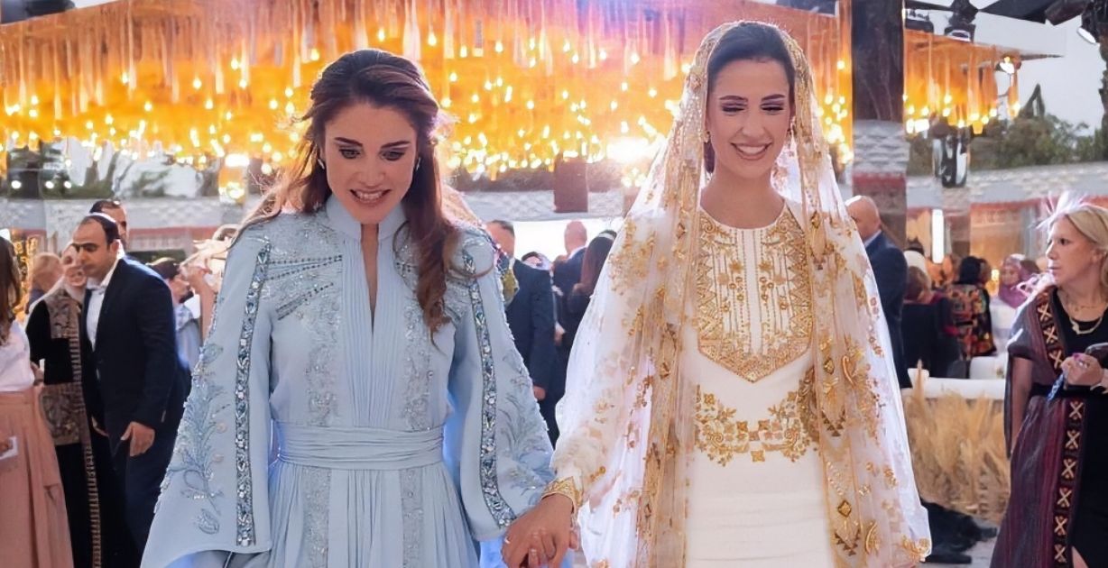 إطلالة الملكة رانيا والأميرة رجوة في خطاب العرش: أناقة لا متناهية