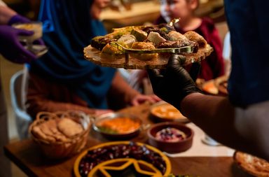 ترتيب سفرة رمضان للضيوف: أفكار رائعة ومميزة
