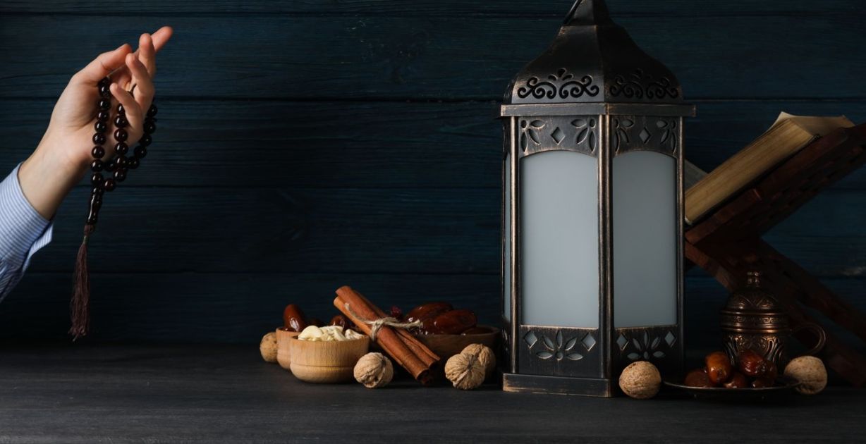 إليكِ أجمل عبارات عن بطاقة تهنئة رمضان شهر الخير والبركة