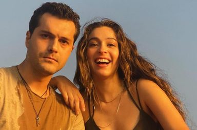 طاقم مسلسل "ليلى" يحتفل بعيد ميلاد ألبيرين دويماز