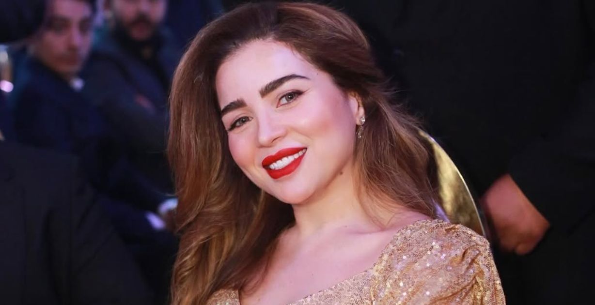عائلة مي عز الدين تُلغي عزاء والدتها مراعاةً لحالتها النفسية