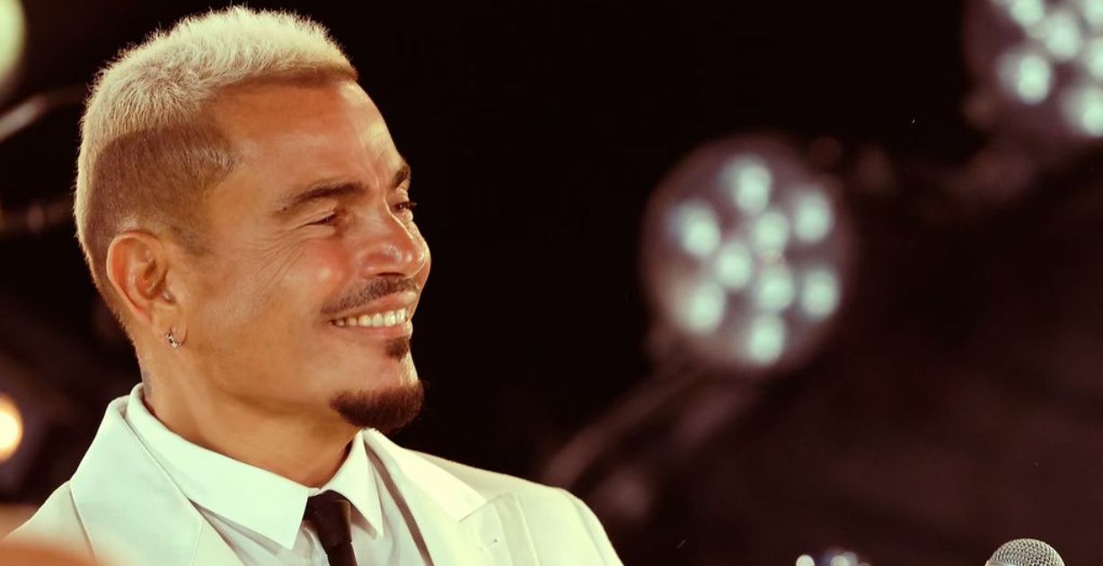 عمرو دياب يتصدر ترند بعد ظهوره في ميدان تايمز سكوير