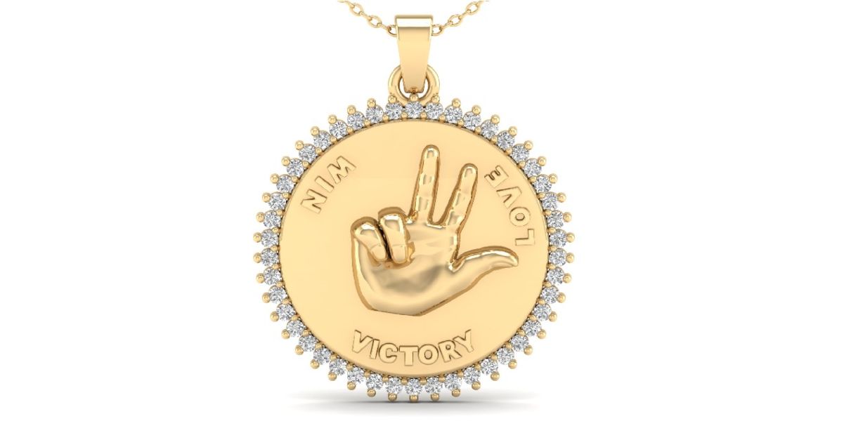 Etika Jewels تحتفل باليوم الوطني الإماراتي بتصميم قلادة Tribute Medallion