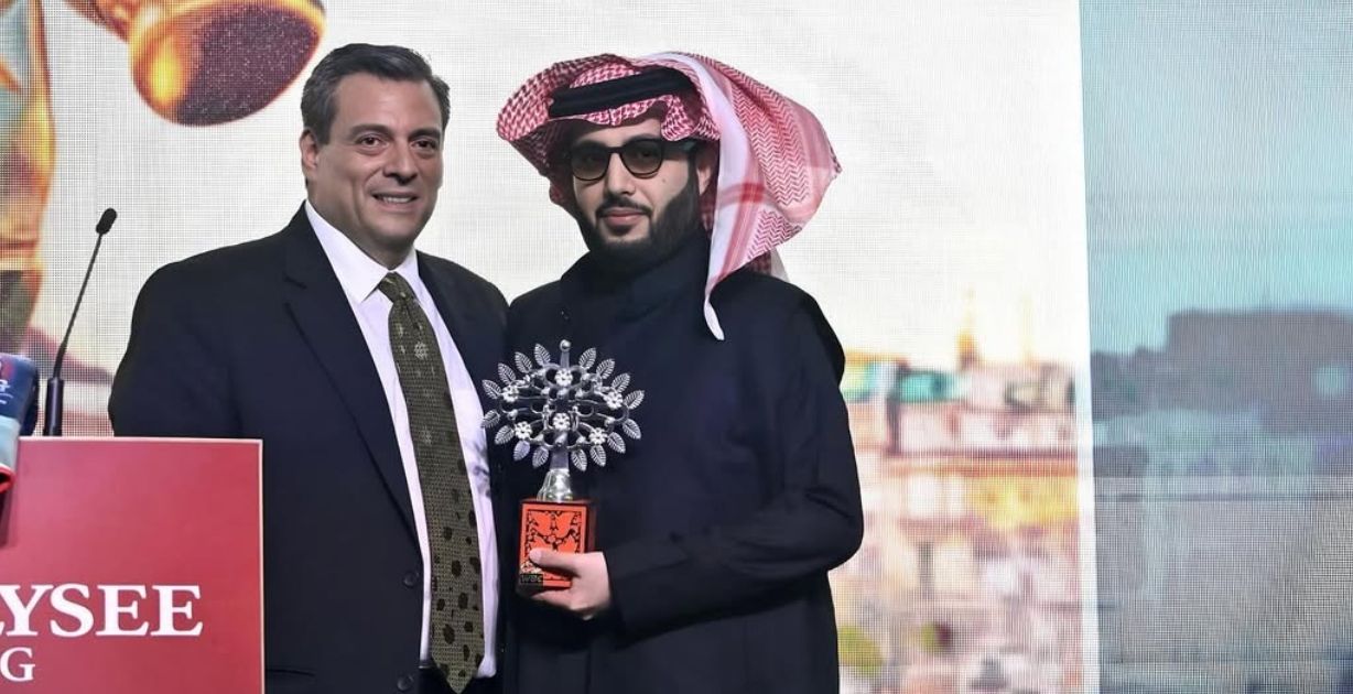 تركي آل الشيخ يُكرّم بجائزة "رجل العام" من المجلس العالمي للملاكمة