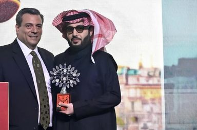 تركي آل الشيخ يُكرّم بجائزة "رجل العام" من المجلس العالمي للملاكمة