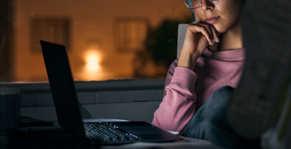 ما هي طرق الوقاية من التنمر الإلكتروني وأهم النصائح للتعامل معه؟