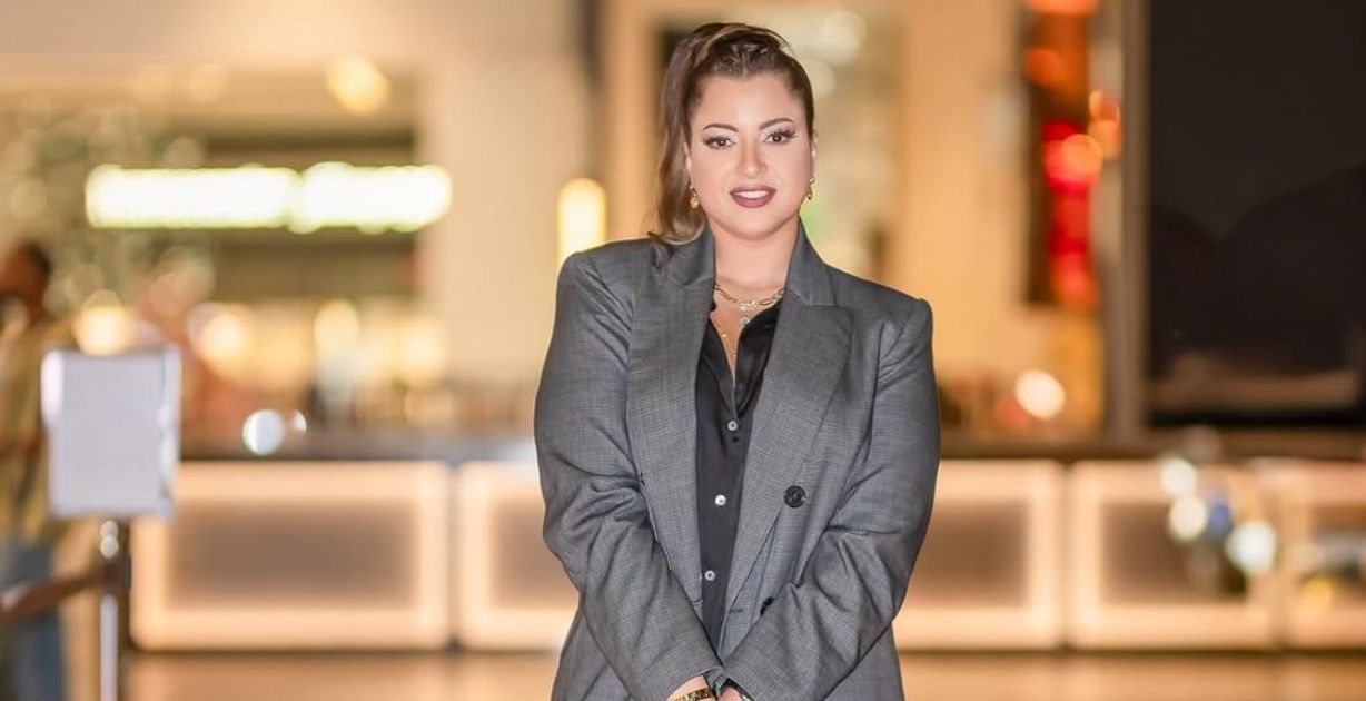 منى فاروق تحذر جمهورها من مخاطر حقن التخسيس