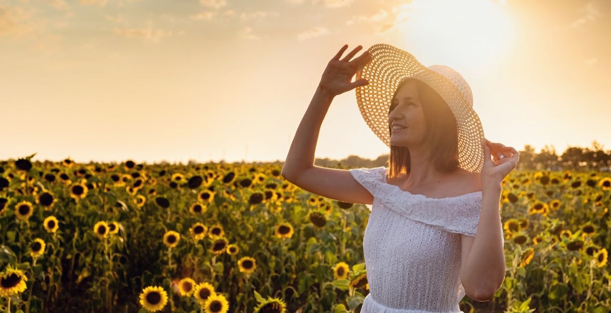 إليكِ أجمل عبارات عن شروق الشمس حيث تنفتح القلوب نحو يوم جديد