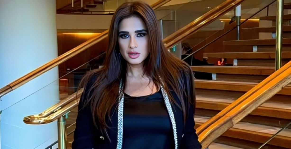 هل رسالة ياسمين عبد العزيز عبر فيديو عادل إمام موجهة لشخص معيّن؟