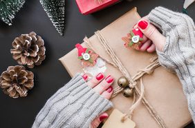 رسمات مناكير لموسم الأعياد