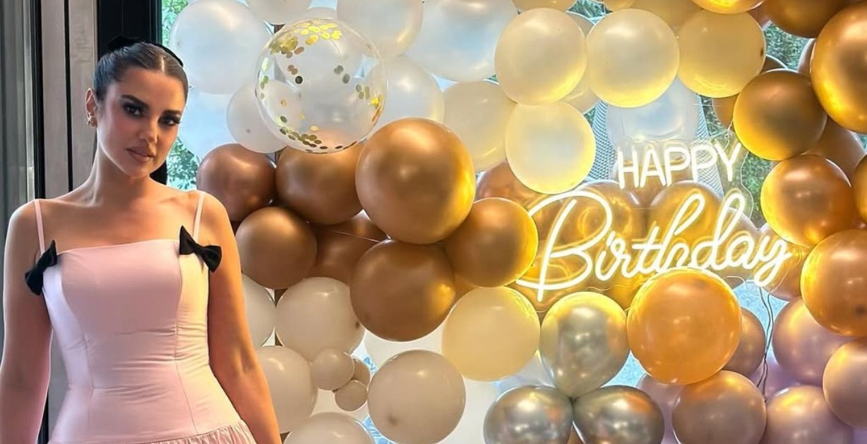 إطلالة درة زروق في عيد ميلادها مفعمة بالأنوثة والأناقة