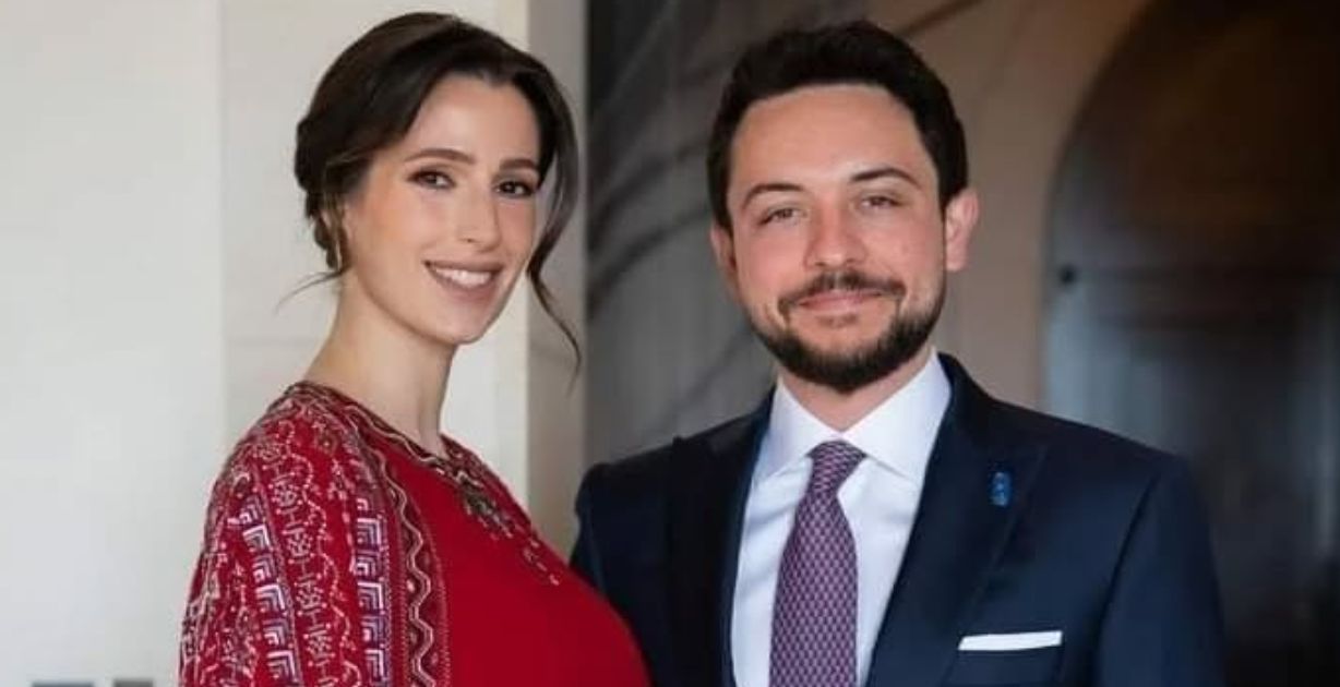 تداول واسع لصورة الأمير الحسين والأميرة رجوة برفقة العائلة الملكية البروناوية