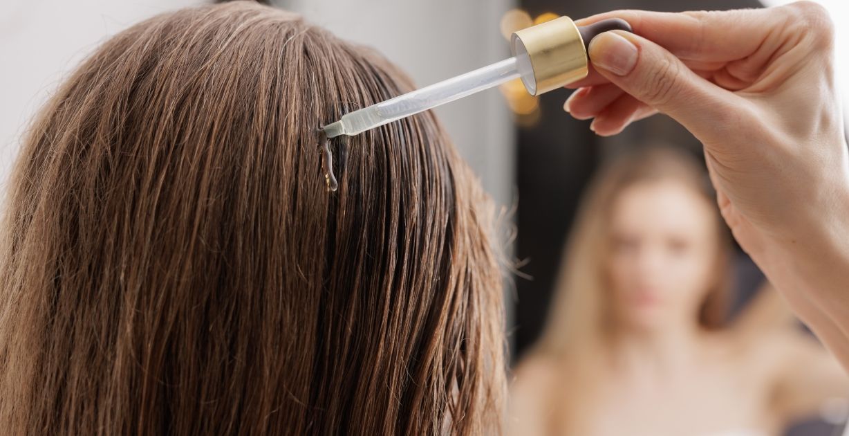 تعرفي على فوائد زيت اللوز الحلو لتطويل الشعر وزيادة نموه