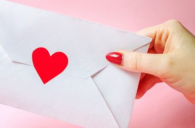 أجمل رسائل اعجاب بشخص لا تترددي في إرسالها