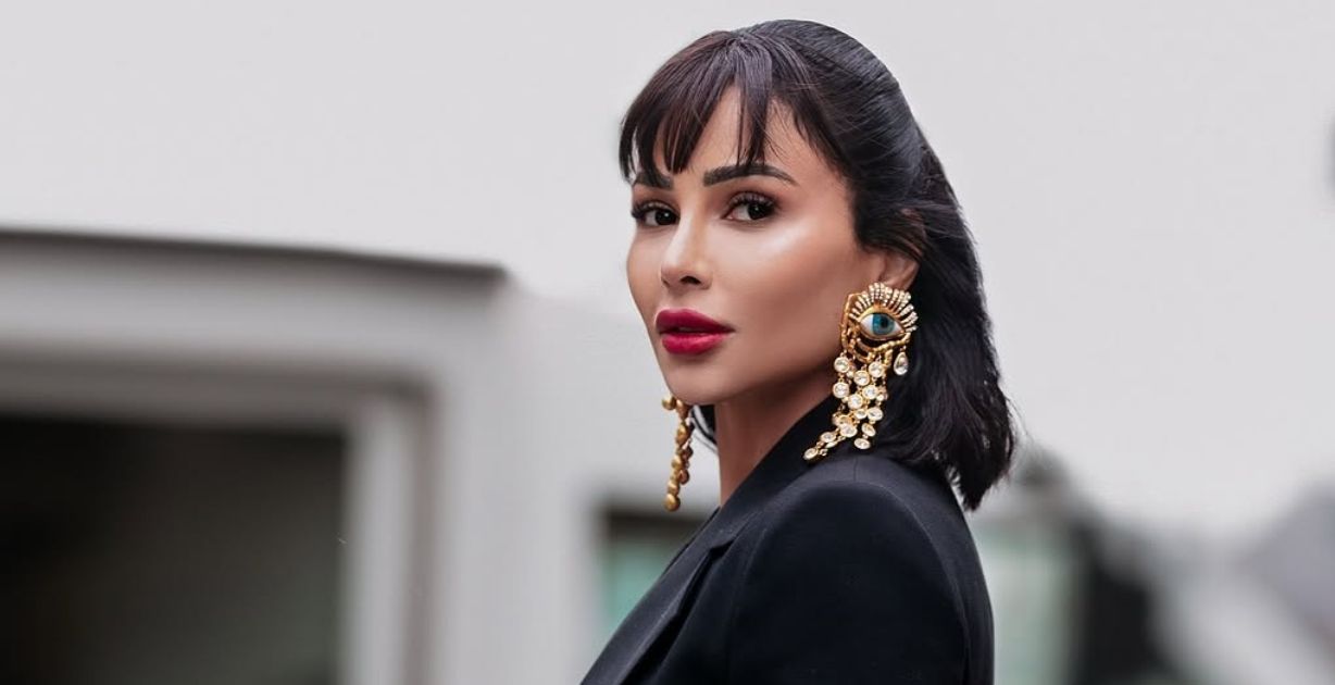 مهيرة عبد العزيز تتألق بإطلالات لافتة في أسبوع الموضة بباريس
