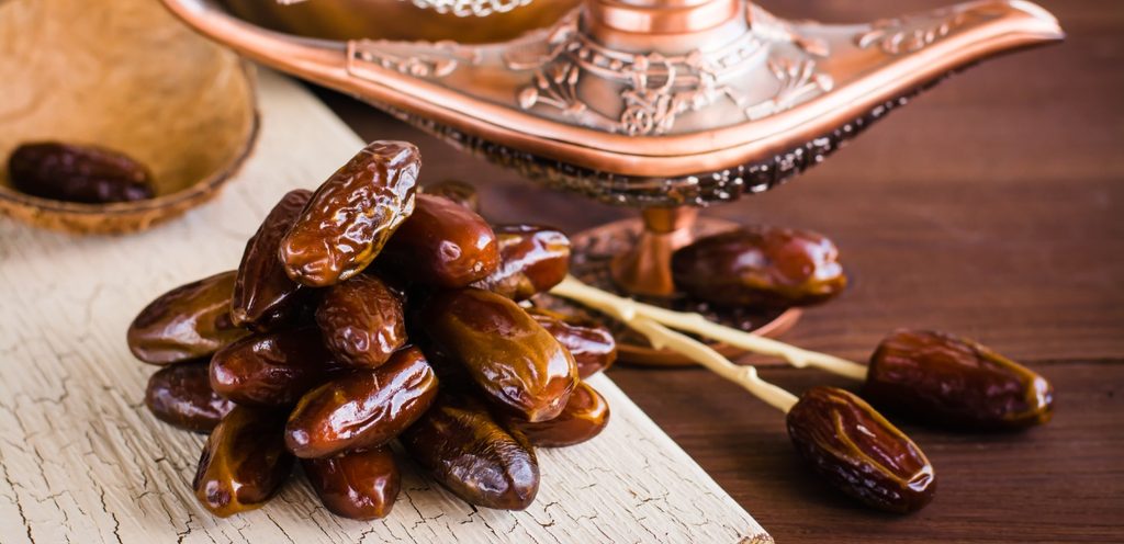 ما هو دايت التمر و اللبن لخسارة الوزن؟ اكتشفي التفاصيل