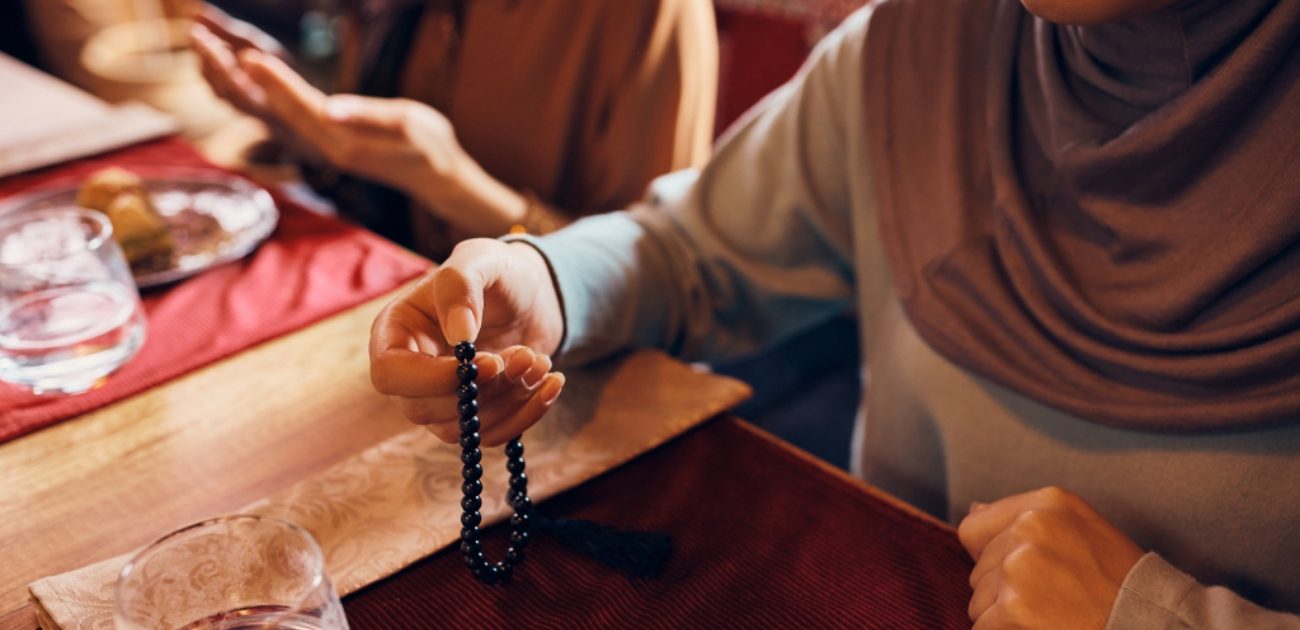 دعاء السفر والحفظ: ردديه لسلامتكِ وحفظ من تحبين