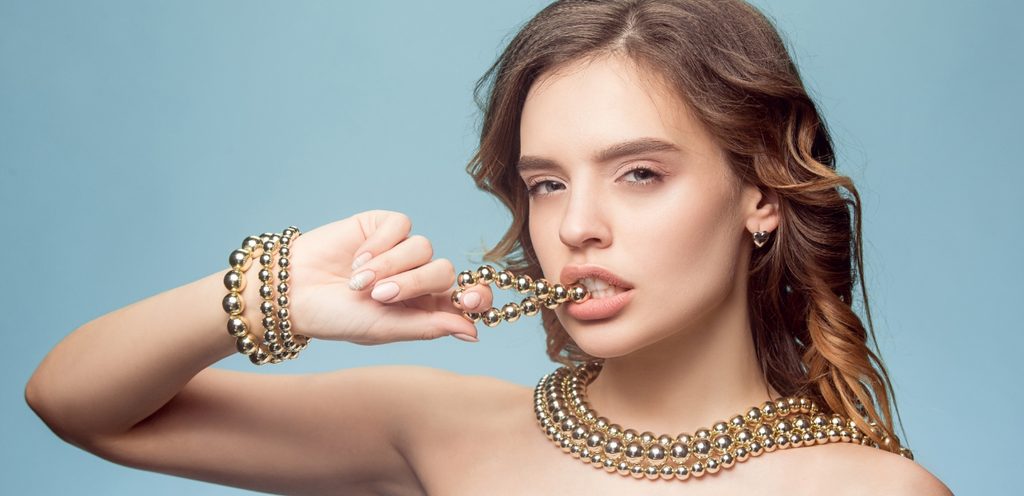 تجربتي مع لبس الذهب: وكيف يؤئر بشكل إيجابي على جمال الجسم