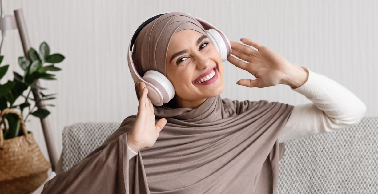 الاغاني في رمضان​: هل هي محرمة وما حكم سماعها؟