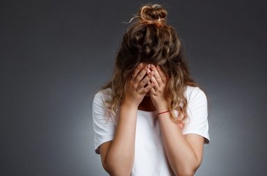 هل فقدنا متعة الشعور بالملل؟ نصائح يجب عليكِ تجنبها