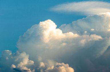 عبارات عن الغيوم والسحب الرائعة التي تجعل السماء كلوحة فنية