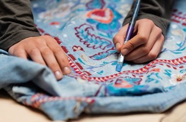 كيف تحولين هوايتك إلى مصدر دخل جانبي؟