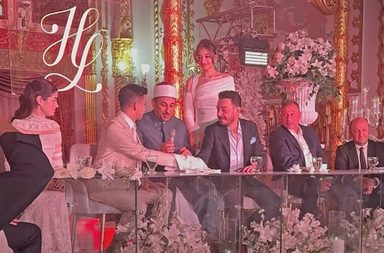 الفنان أحمد زاهر يبكي متأثرًا في عقد قران ابنته "ليلى"