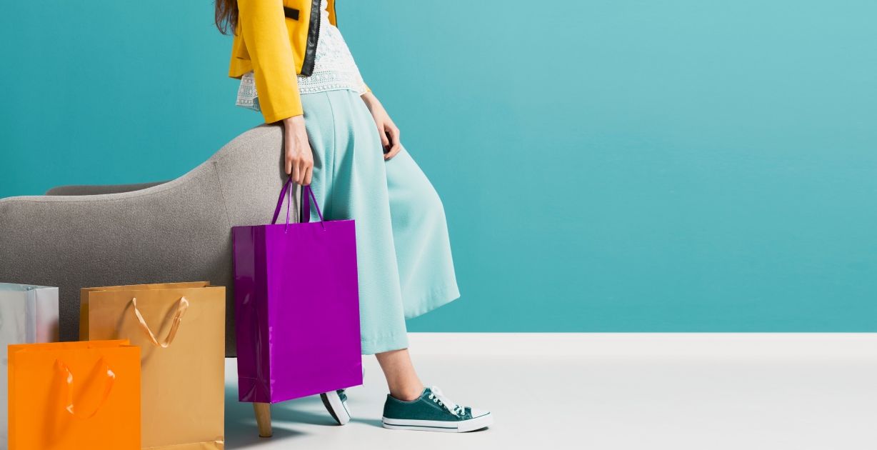 الترند العكسي: كيف تعود صيحات التسعينات بقوة؟