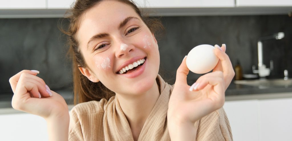 هل سمعتِ بخلاصة الفول كسيروم للبشرة؟ تعرفي على سرّ من أسرار العناية الكورية الساحرة!