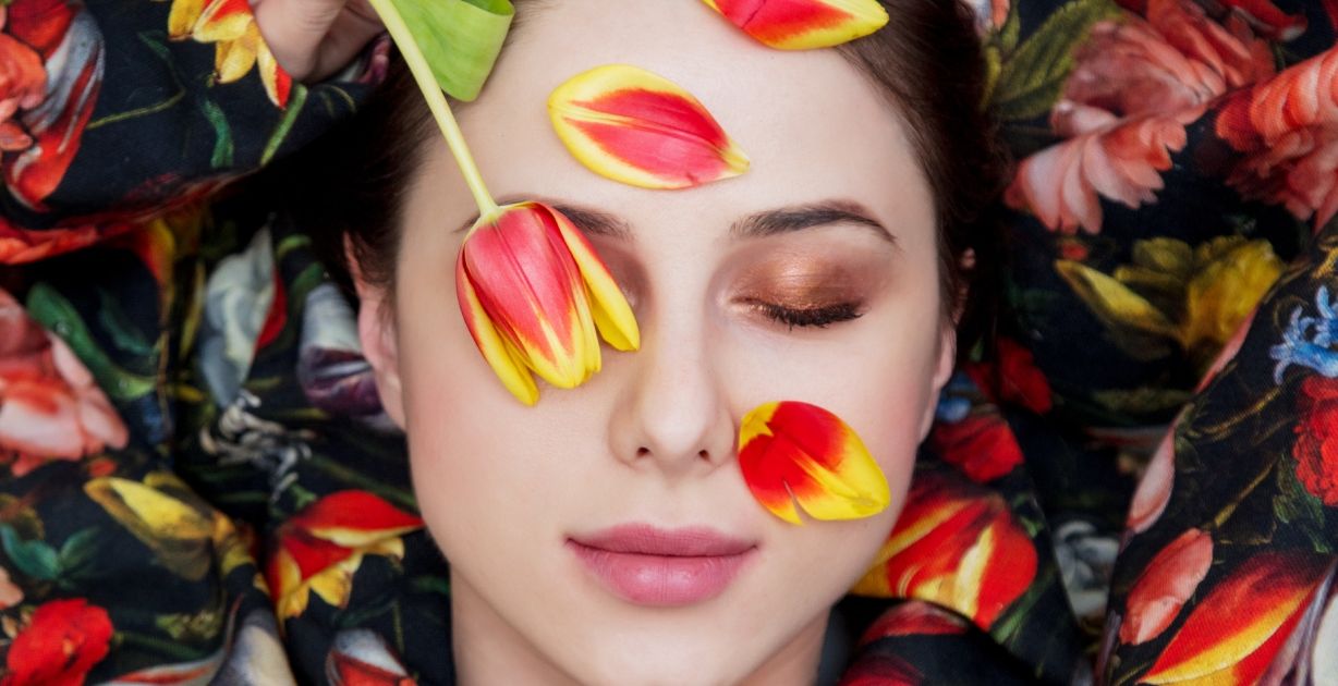 ما هي فوائد ماء الورد للشعر​ وكيفية تحضيره في المنزل؟