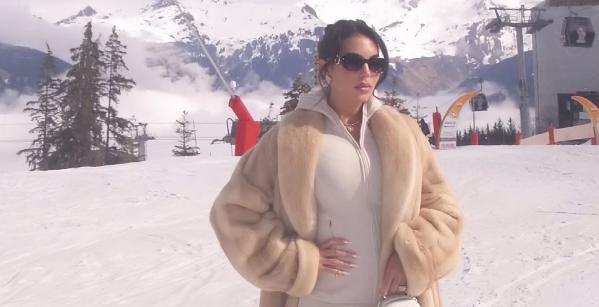 صورة جديدة لجورجينا رودريغز تستعرض فيها وشمها الجديد باللغة العربية!