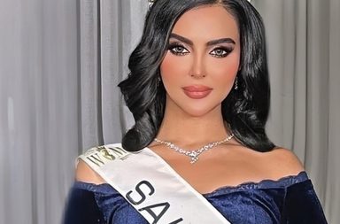 رومي القحطاني تكسر البروتوكول في عرض ملابس السباحة بأحد مسابقات الجمال..فماذا ارتدت!؟