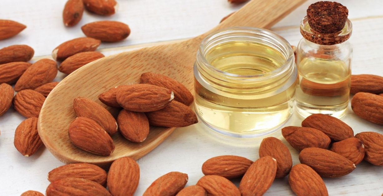 ما بين فوائد زيت اللوز المر للوجه​ ومخاطر استخدامه!