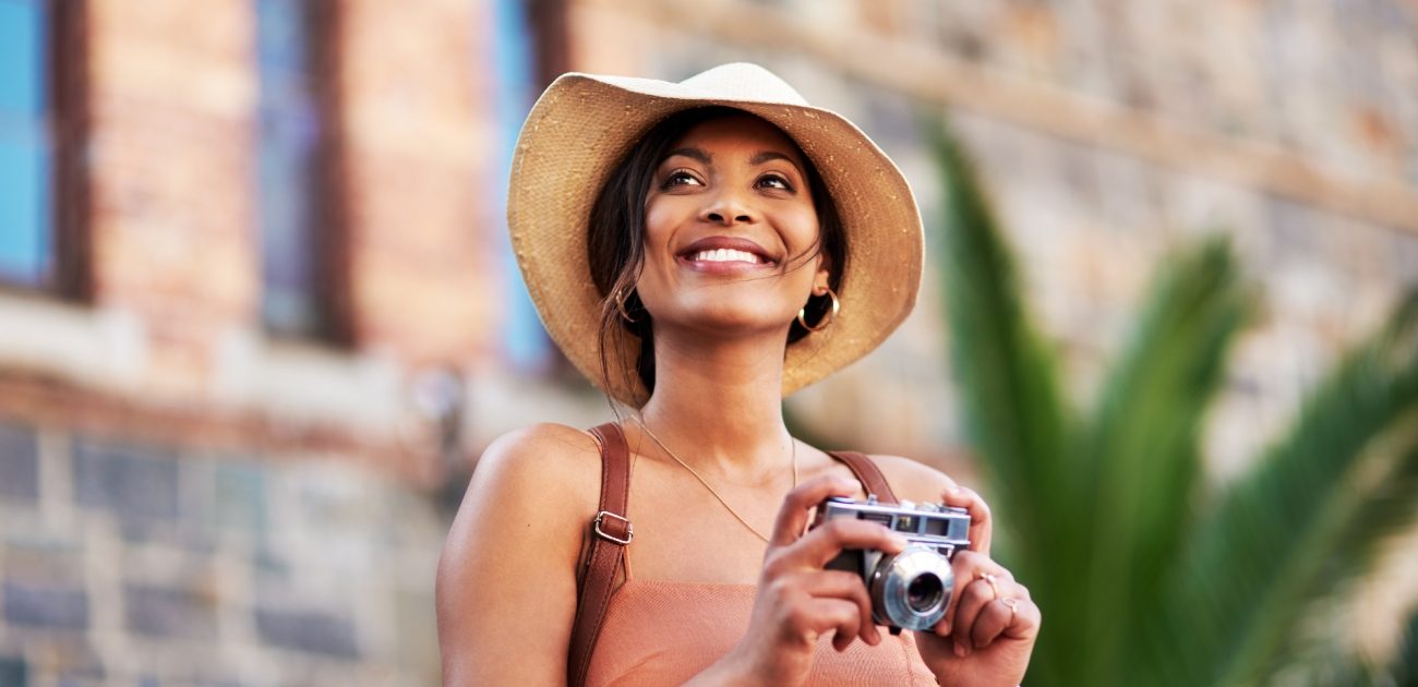 كيف تغيّر بشرتك في السفر؟ ولماذا تبدو أجمل؟
