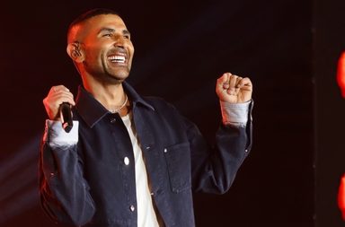 أحمد سعد يدخل عالم الموضة من بوابة "دمية لابوبو"