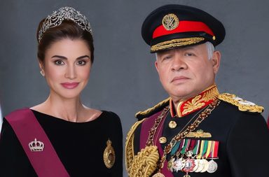 الملكة رانيا تتغيب عن حضور عيد الاستقلال الـ 79 لأسباب صحيّة...فما الذي أصابها!؟