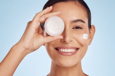 وصفات من مطبخك لبشرة صافية ومتوهجة في الصيف.. اعتمديها في روتينكِ اليومي!