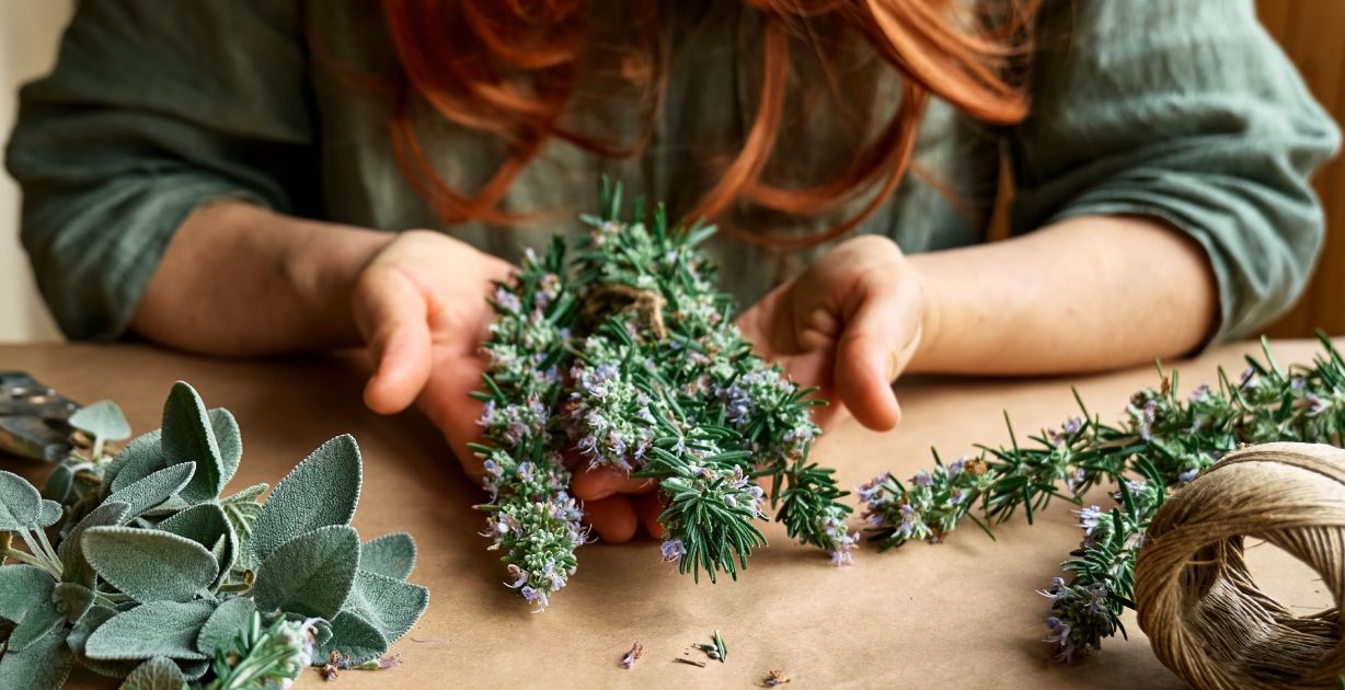 فوائد البردقوش للدورة الشهرية: أقوى خلطة لتنشيط المبايض