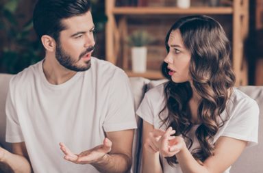 المبالغة في الانتقاد من أبرزعلامات الرجل الذى يريد الطلاق