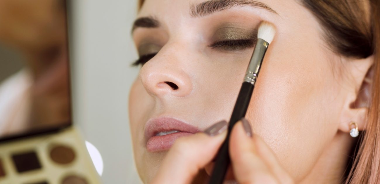 أخطاء في المكياج تجعلك تبدين أكبر سنًا… اكتشفيها وتجنبيها!