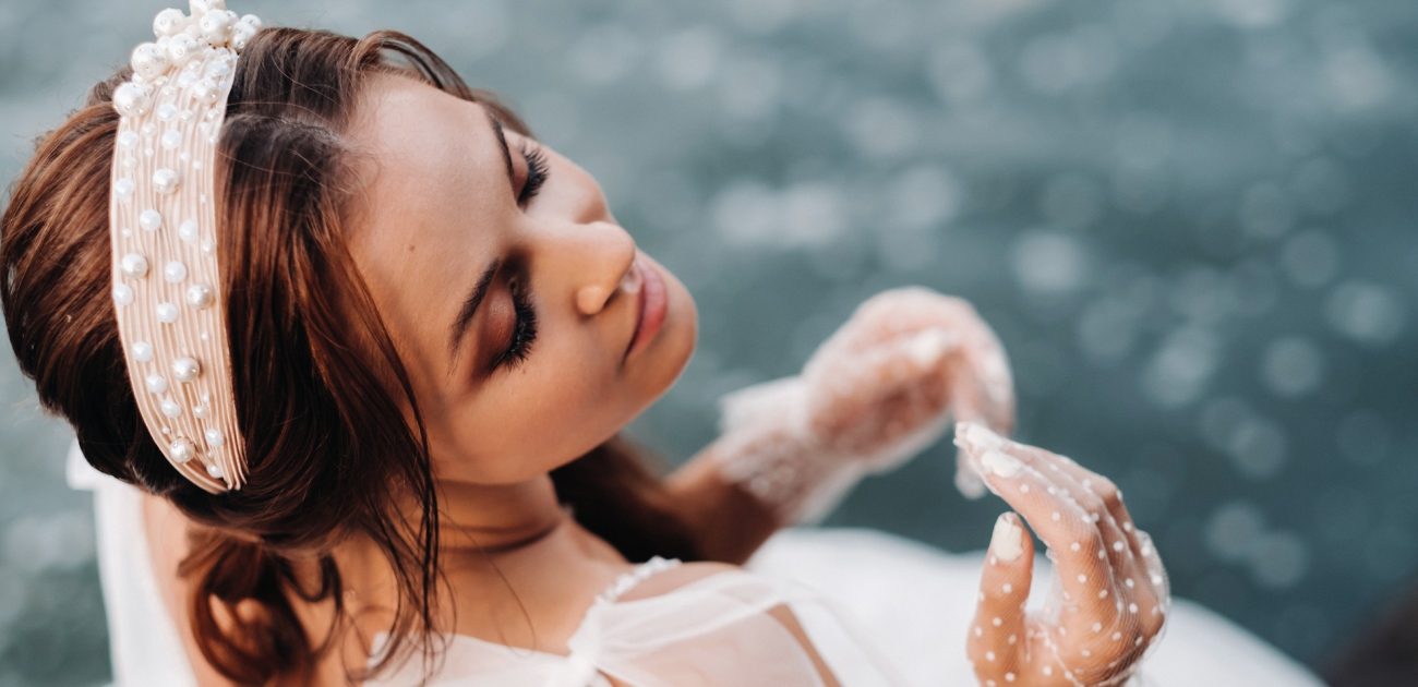 هل تعلمين عن الفرق بين مكياج الزفاف النهاري والليلي؟ إليكِ التفاصيل