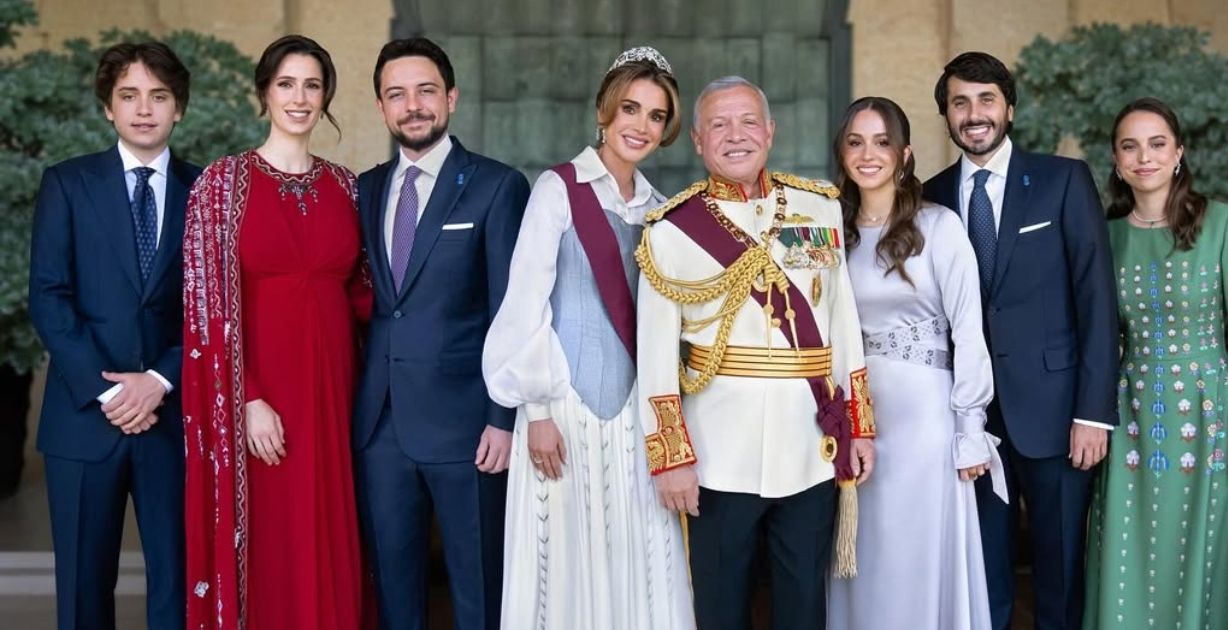 العائلة الملكية الاردنية تدعم منتخب النشامى والأميرات يخطفن الأنظار من على المدرجات