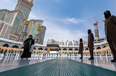 المرأة السعودية تثبت حضورها في موسم الحج عامًا بعد عام... إليك أبرز الأدوار التي تقوم بها