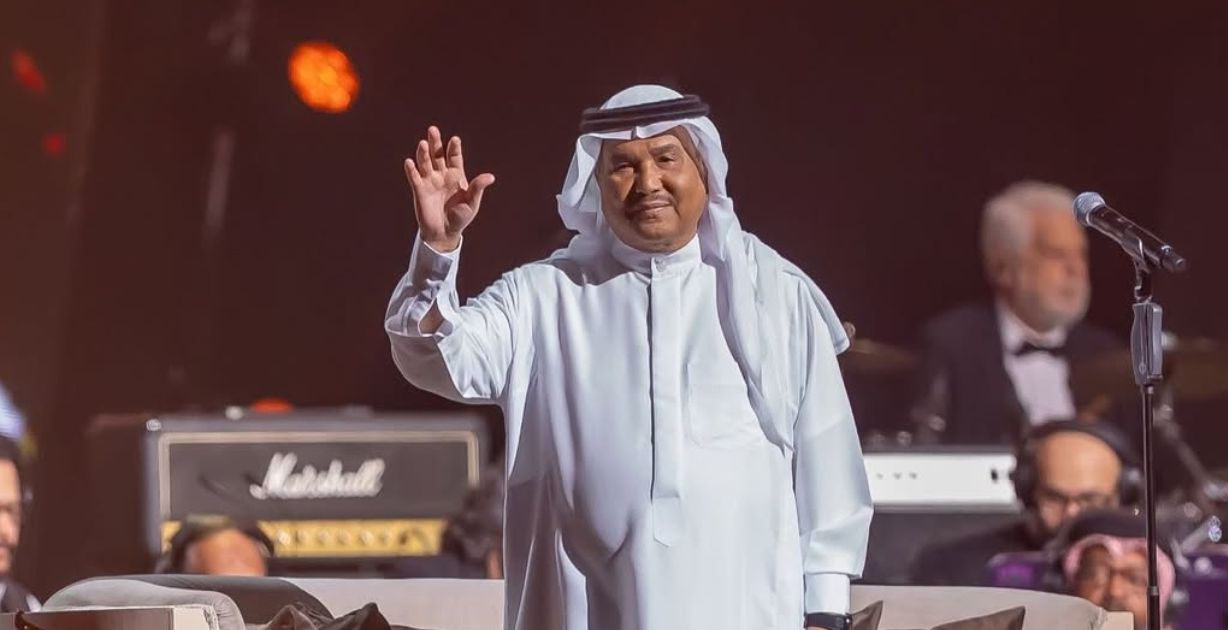 نجل محمد عبده يفاجئ الجمهور بمواهبه الفنية المشتركة مع والده
